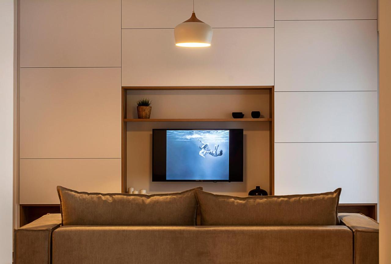 Elegant, Spacious & Minimalist Aptm W/Balcony Apartment Athens Luaran gambar